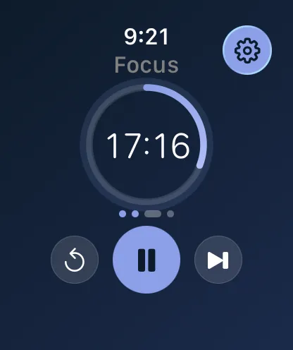 A running focus session on Apple Watch at 17:16, the ring partly filled